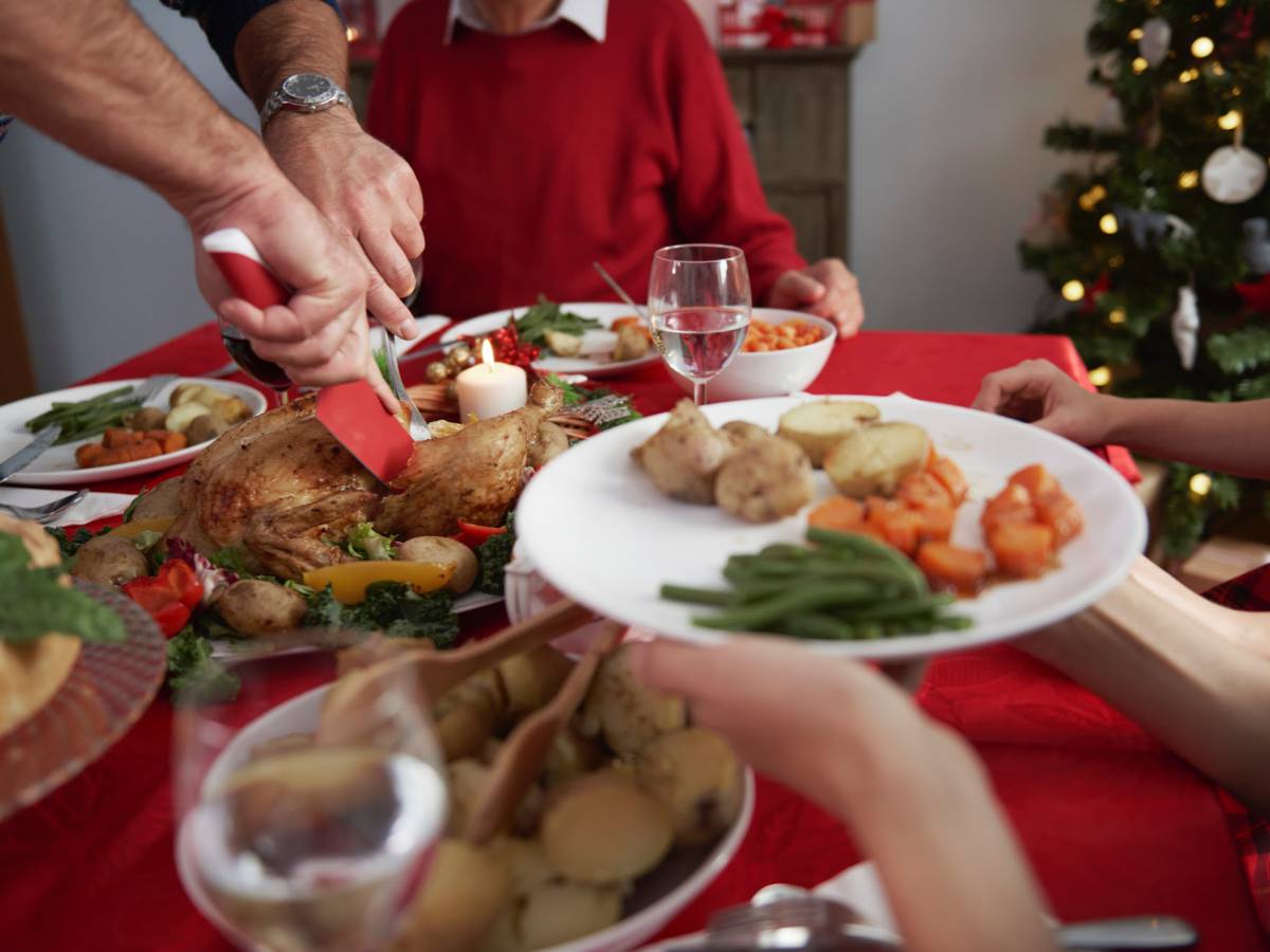 Recomendaciones saludables para no excederse durante las celebraciones de fin de año