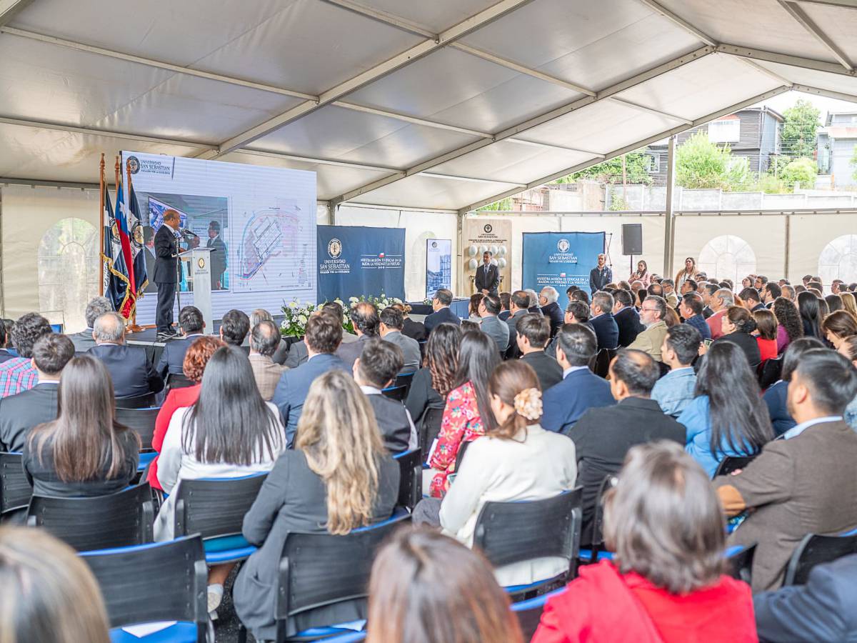 Universidad San Sebastián instala primera piedra del moderno edificio en Campus Paicaví.