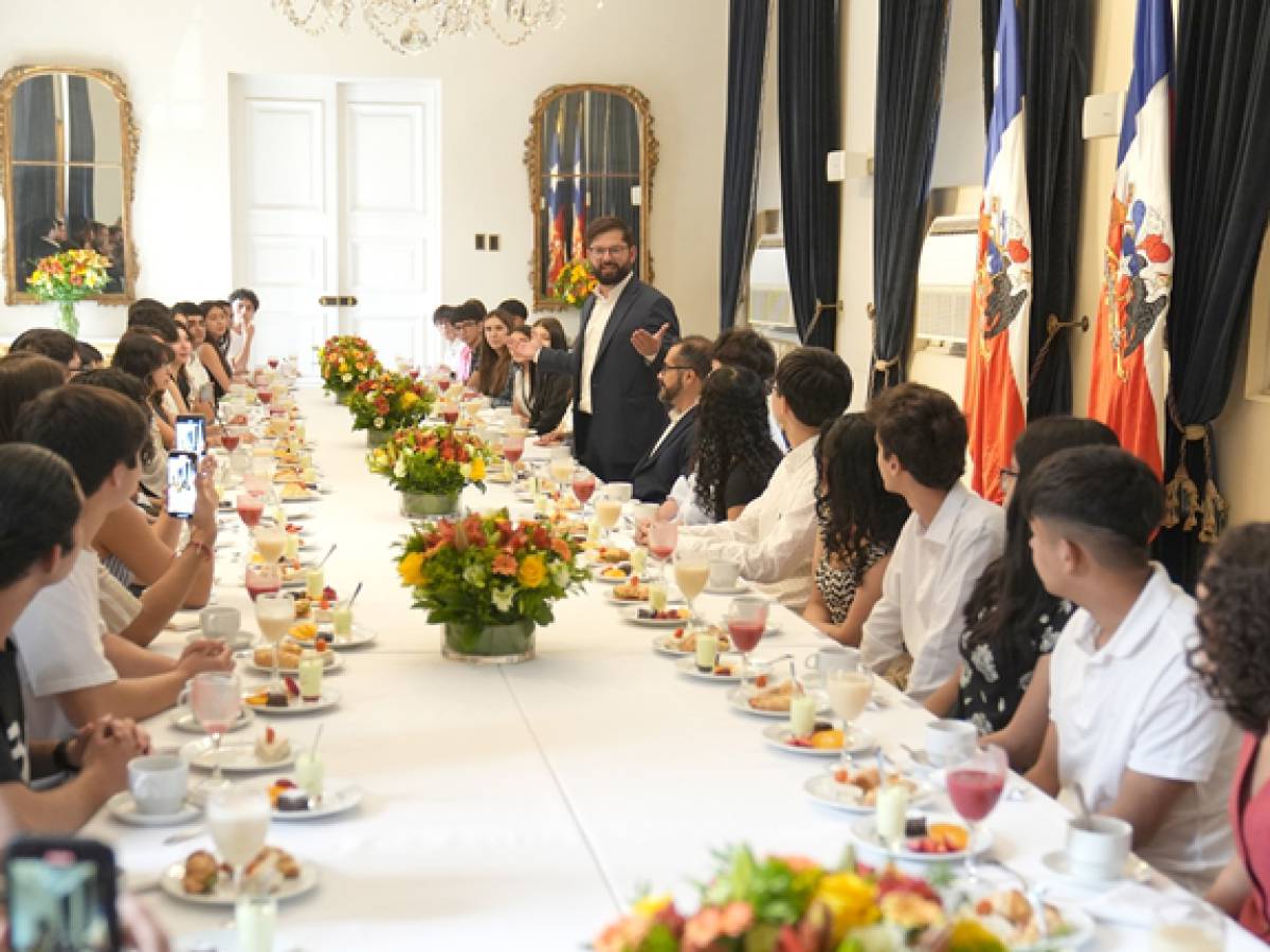 Estudiantes de Ñuble destacan en la PAES y reciben reconocimiento presidencial en La Moneda