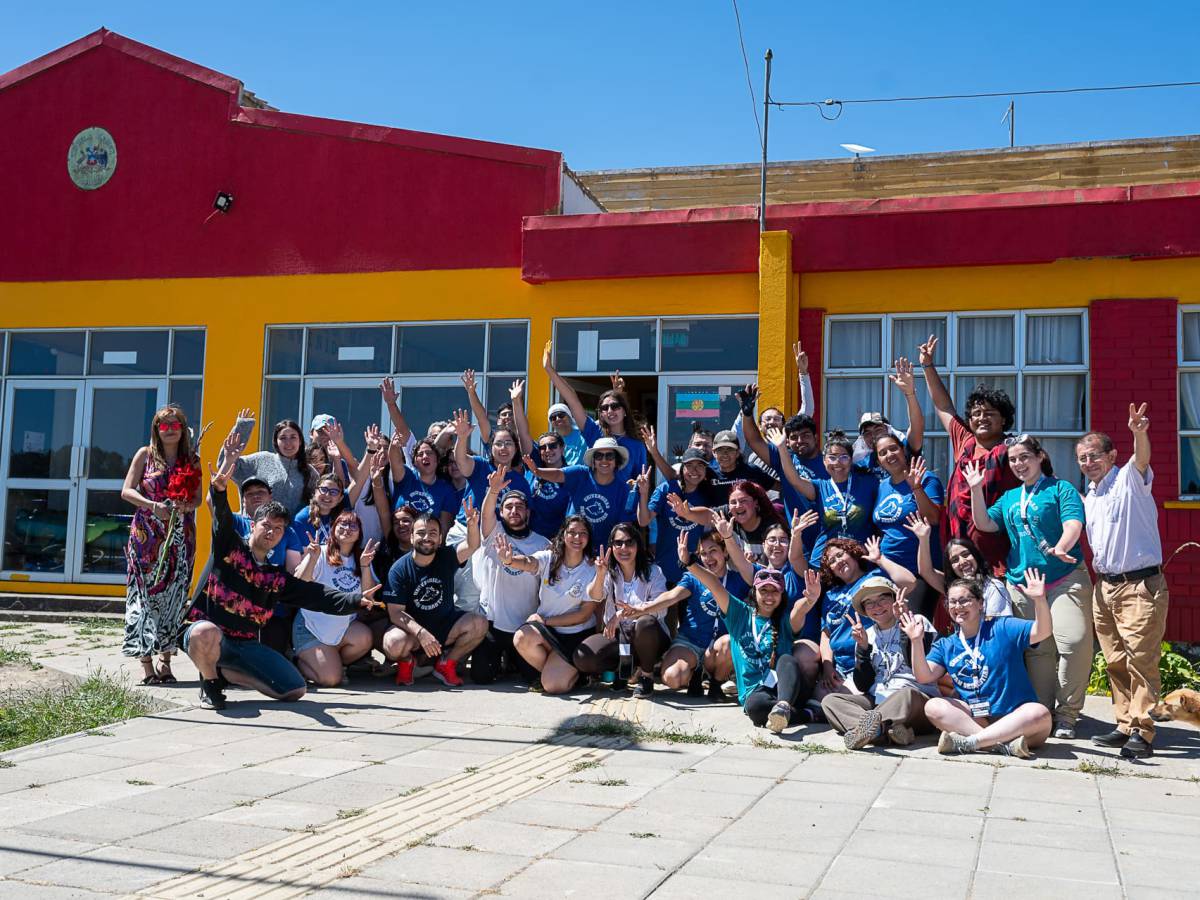 Voluntarios de la USS mejoran escuelas rurales en Los Álamos y benefician a niños