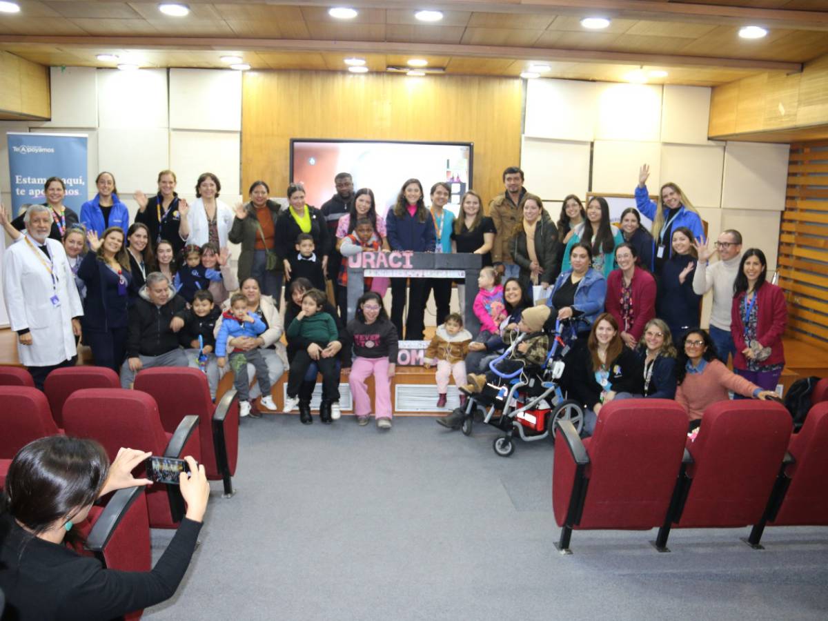 Hospital Dr. Roberto del Río entrega iPads a niños con dificultades de comunicación gracias a Fundación Te Apoyamos