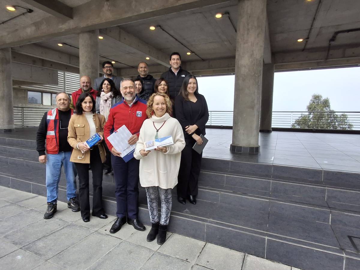 Aduana entrega a la USM cigarrillos decomisados para comenzar estudio de biodegradación utilizando hongos y bacterias